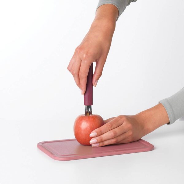 Уред за почистване на ябълки Brabantia Tasty+ Aubergine Red - Technomani