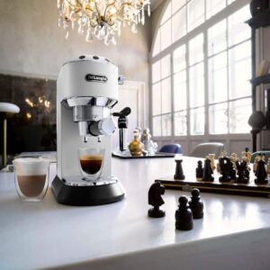 Еспресо машина De’Longhi Dedica EC 685.BK